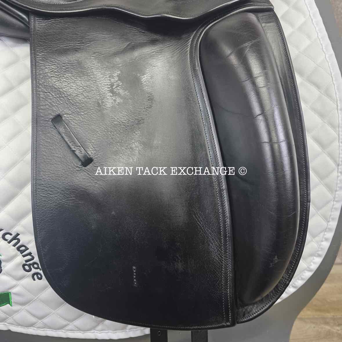 2005 County Fusion Dressage Saddle, 17.5" Seat, Medium Tree, Wool Flocked Panels