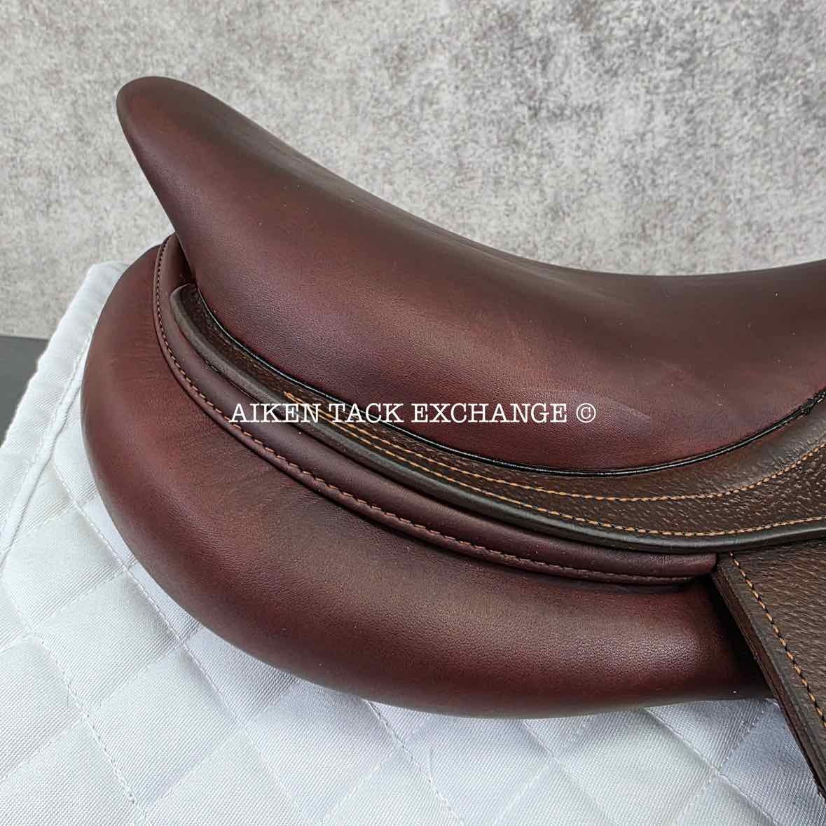 **SOLD** 2017 CWD SE02 Close Contact Jump Saddle, 17.5" Seat, 3C Flap, Medium Tree, Foam Panels
