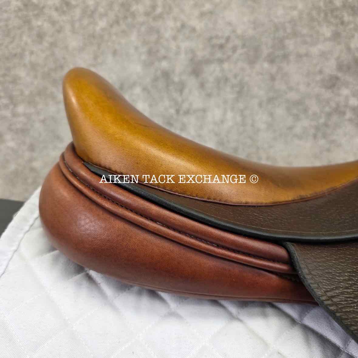 **SOLD** Balance by Frank Baines Jump Saddle, 17" Seat, X-Wide Hoop Tree, Wool Flocked Panels
