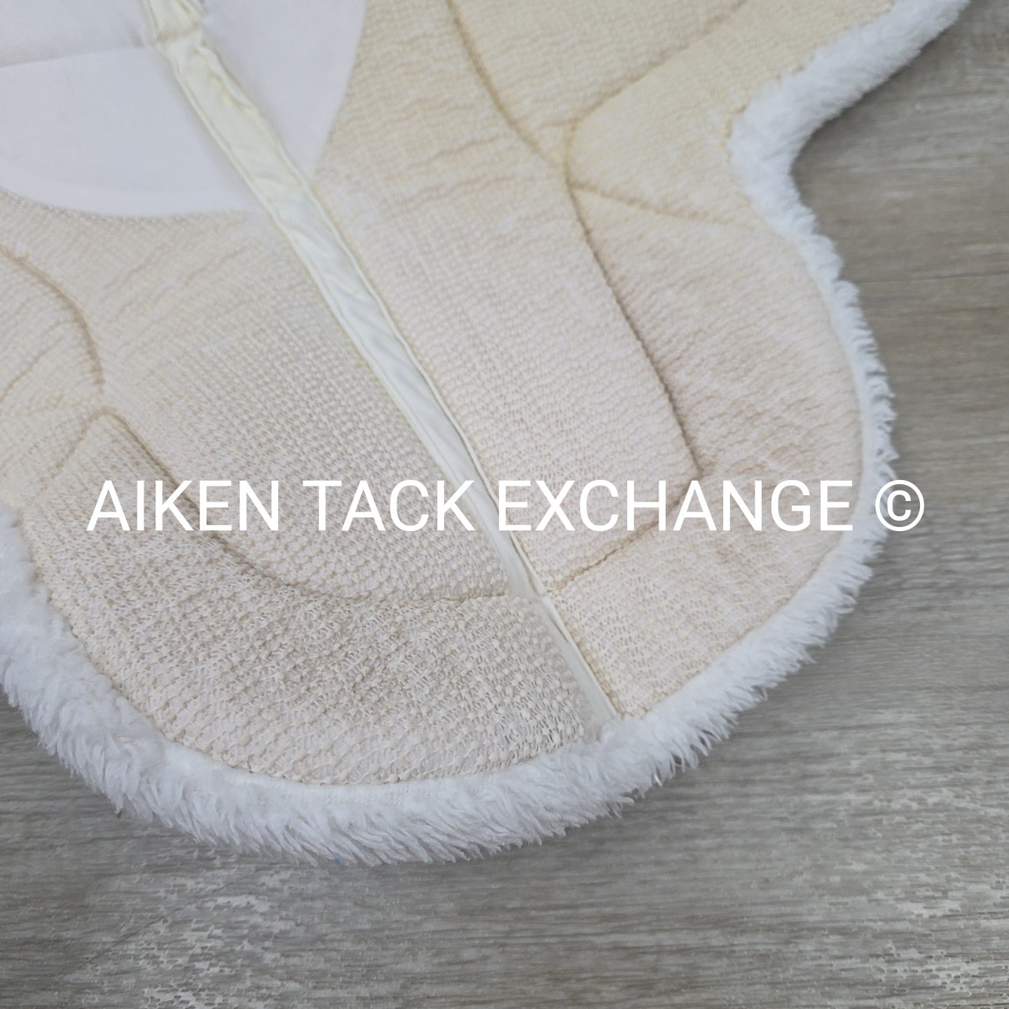 Success Equestrian Deluxe Hunter Pad, Size Medium (16" x 16.5")
