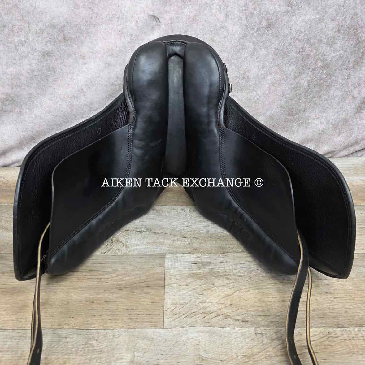 Courbette Luxor Dressage Saddle, 17" Seat, Medium Wide Tree, Wool Flocked Panels