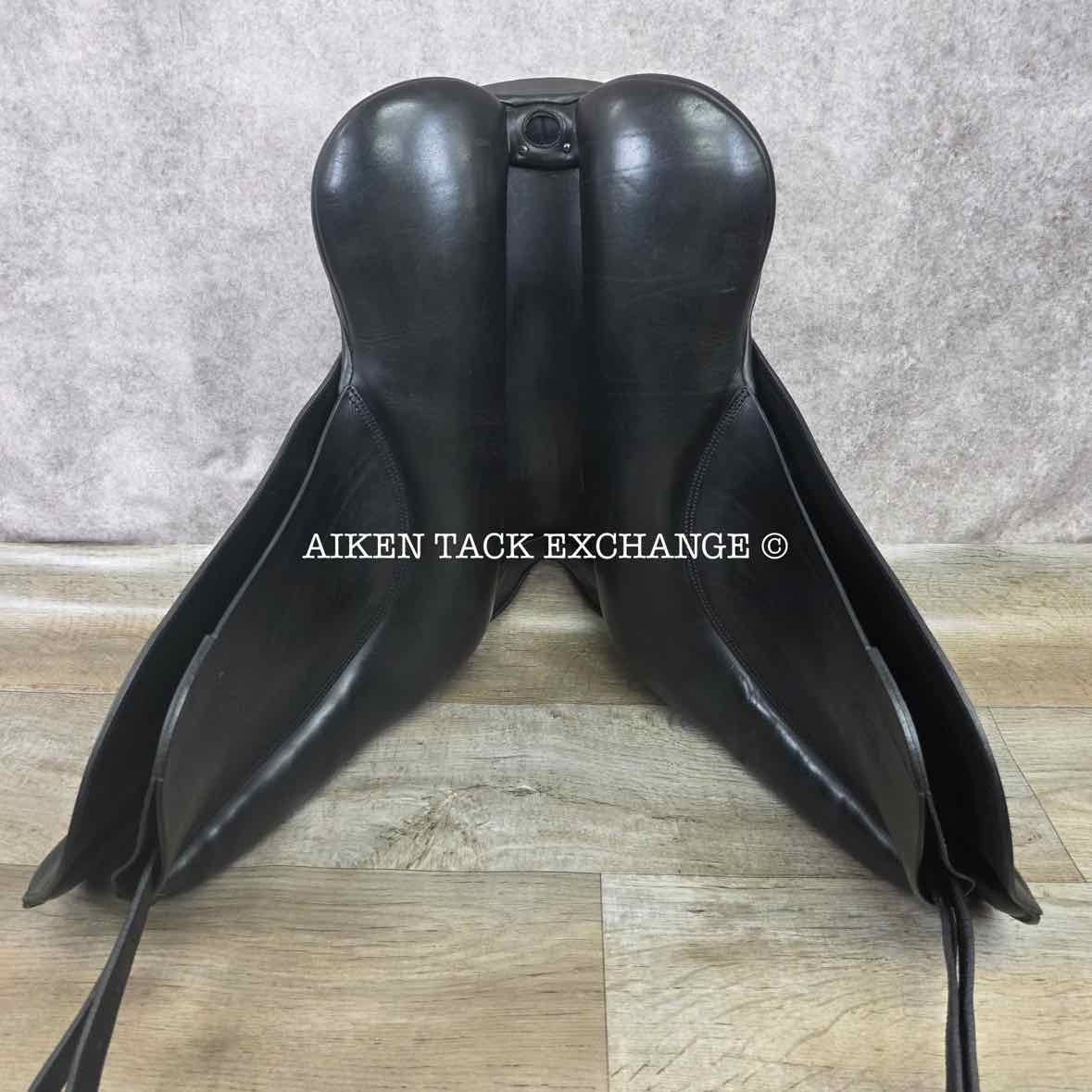 2004 Bates Caprilli Dressage Saddle, 18" Seat, Adjustable Tree - Changeable Gullet, Wool Flocked Panels