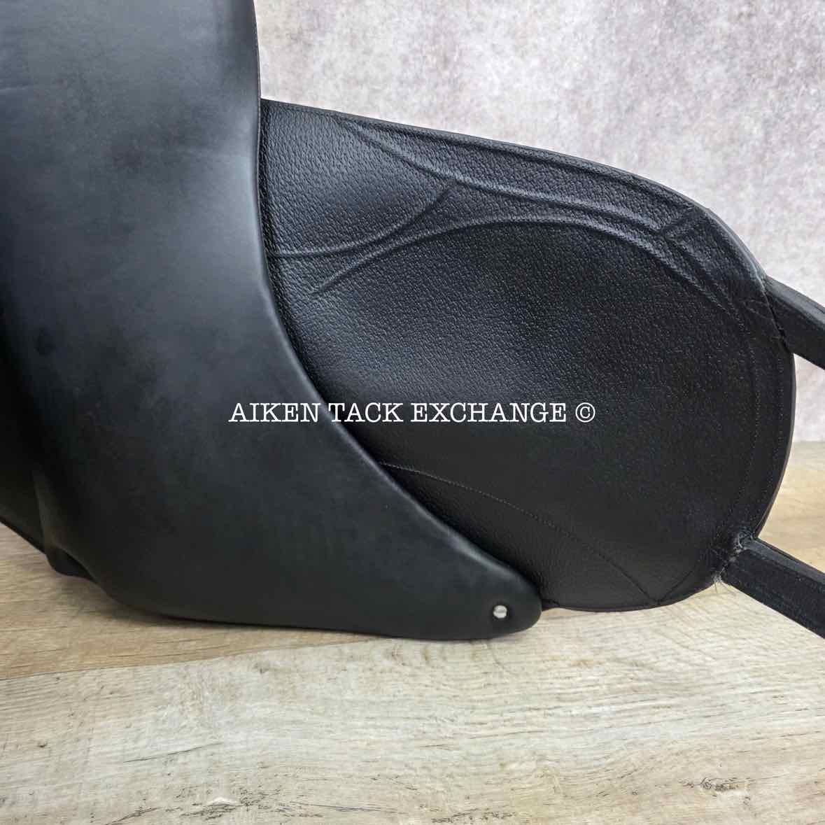 2018 Devoucoux Makila Lab Monoflap Dressage Saddle, 17.5" Seat - 2AA Flap, MW Tree, D3D Panels, Full Buffalo Leather