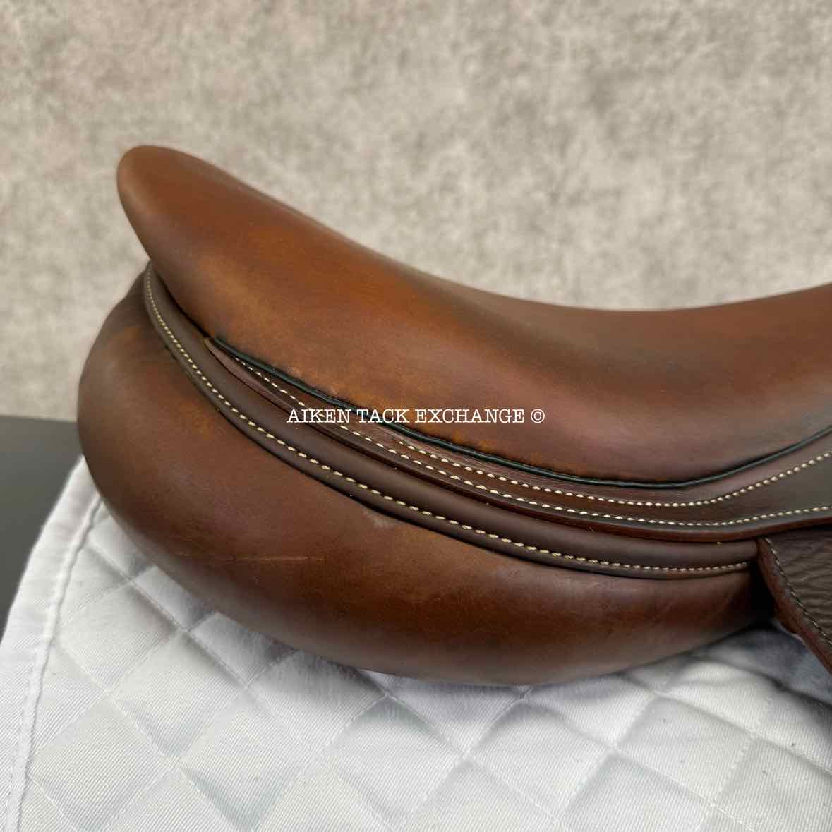 2009 Devoucoux Oldara Close Contact Jump Saddle, 18" Seat, 3A Flap, Medium Wide Tree, Foam Panels