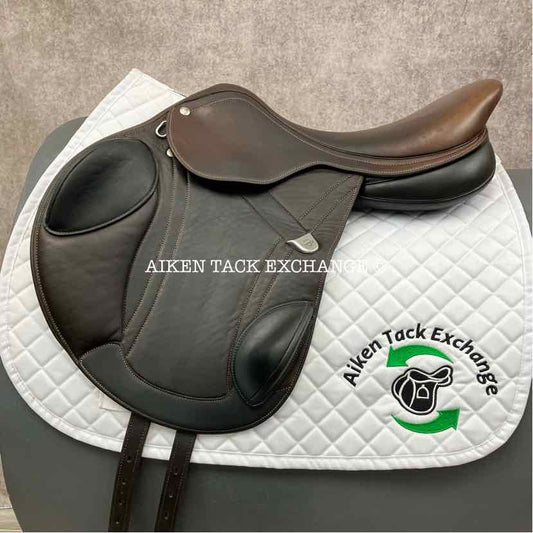 **SOLD** 2018 Bates Advanta Monoflap Eventing Jump Saddle, 17" Seat, Adjustable Tree - Changeable Gullet, Wool Flocked Panels