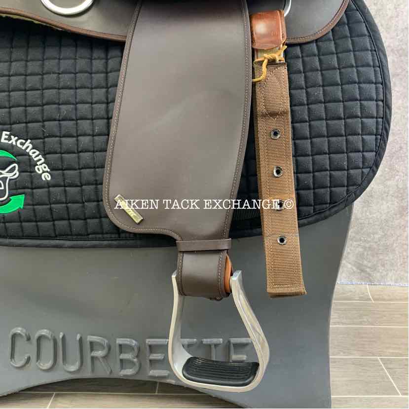 Wintec Western Saddle, 17" Seat, Regular Tree - Semi QH Bars
