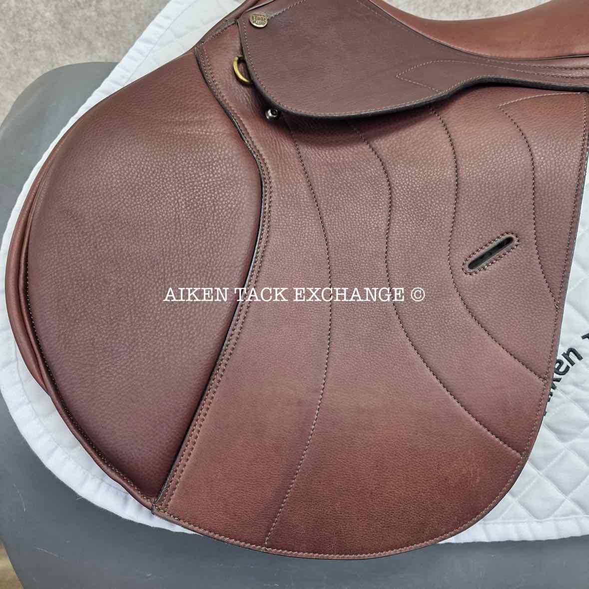 HDR - Henri de Rivel Laureate IGP Close Contact Jump Saddle, 18.5" Seat, Adjustable Tree - Changeable Gullet, Wool Flocked Panels
