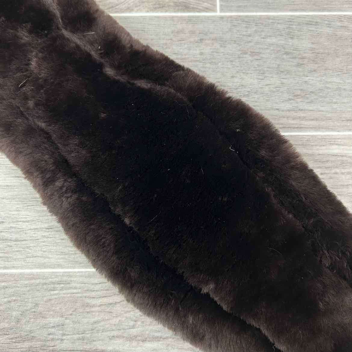CAS Equestrian Sheepskin Girth, Brown, 20"