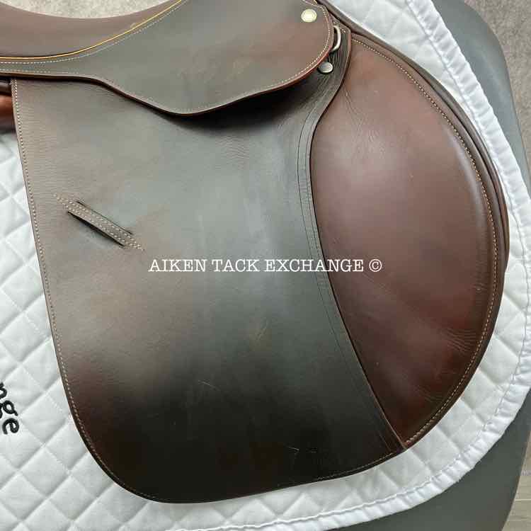 2002 Luc Childeric M Close Contact Jump Saddle, 17" Seat, 3 Flap, AO Tree - Medium Wide/Wide, Foam Panels