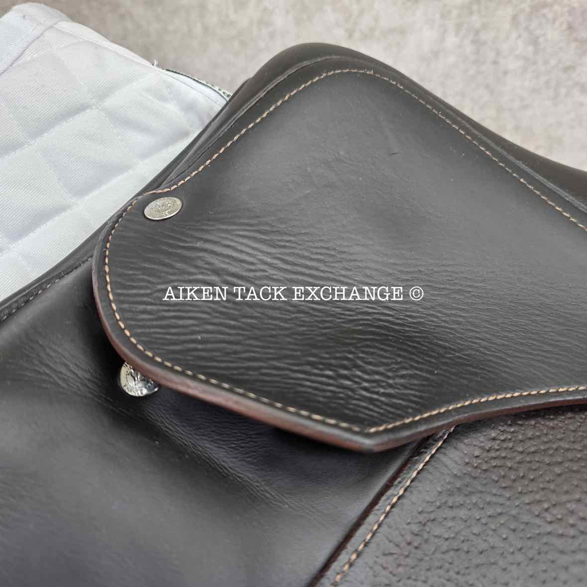 **SOLD** 2015 Voltaire Palm Beach Close Contact Jump Saddle, 17" Seat, 2A Flap, Medium Wide Tree, FIN Panels