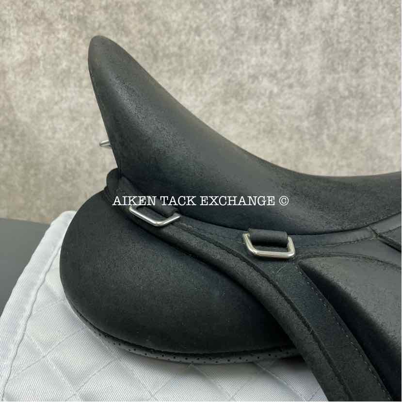 **SOLD** 2015 Wintec Pro Endurance Saddle, 17" Seat, Adjustable Tree - Changeable Gullet, CAIR Panels