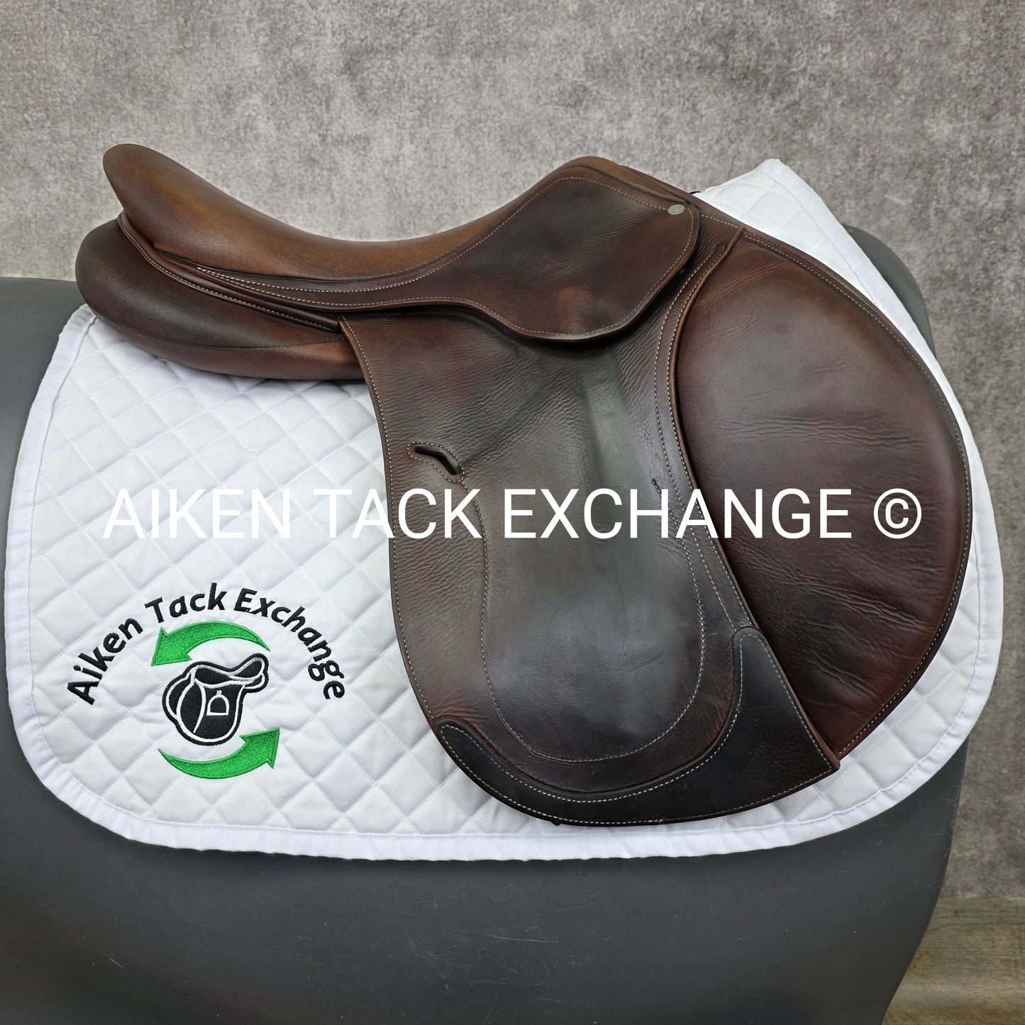 2014 Antares Evolution Close Contact Jump Saddle, 17.5" Seat, 4AB Flap, M/MW Tree, Foam Panels