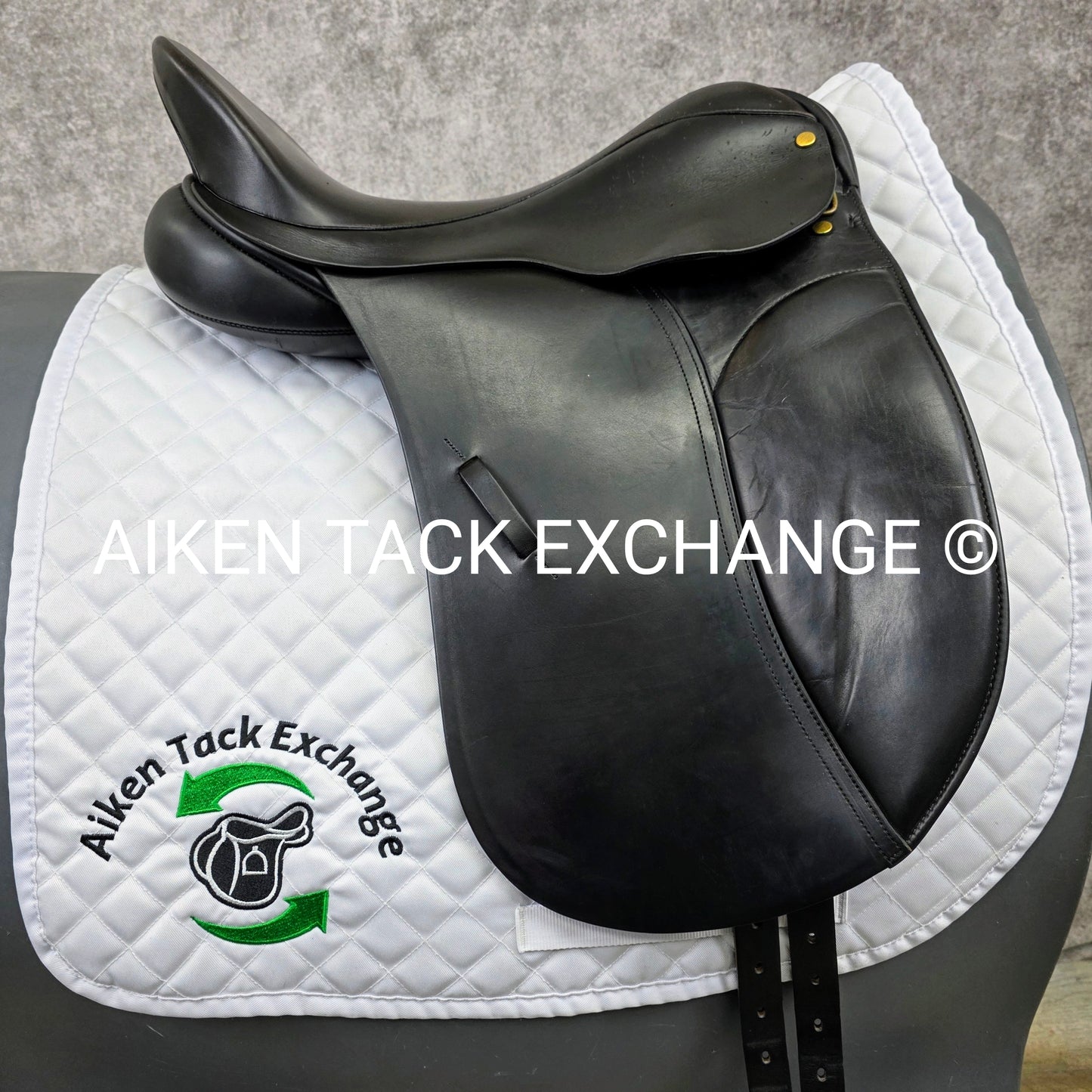 Albion Original Comfort Dressage Saddle, 17.5" Seat, Medium Wide Tree, Wool Flocked Panels