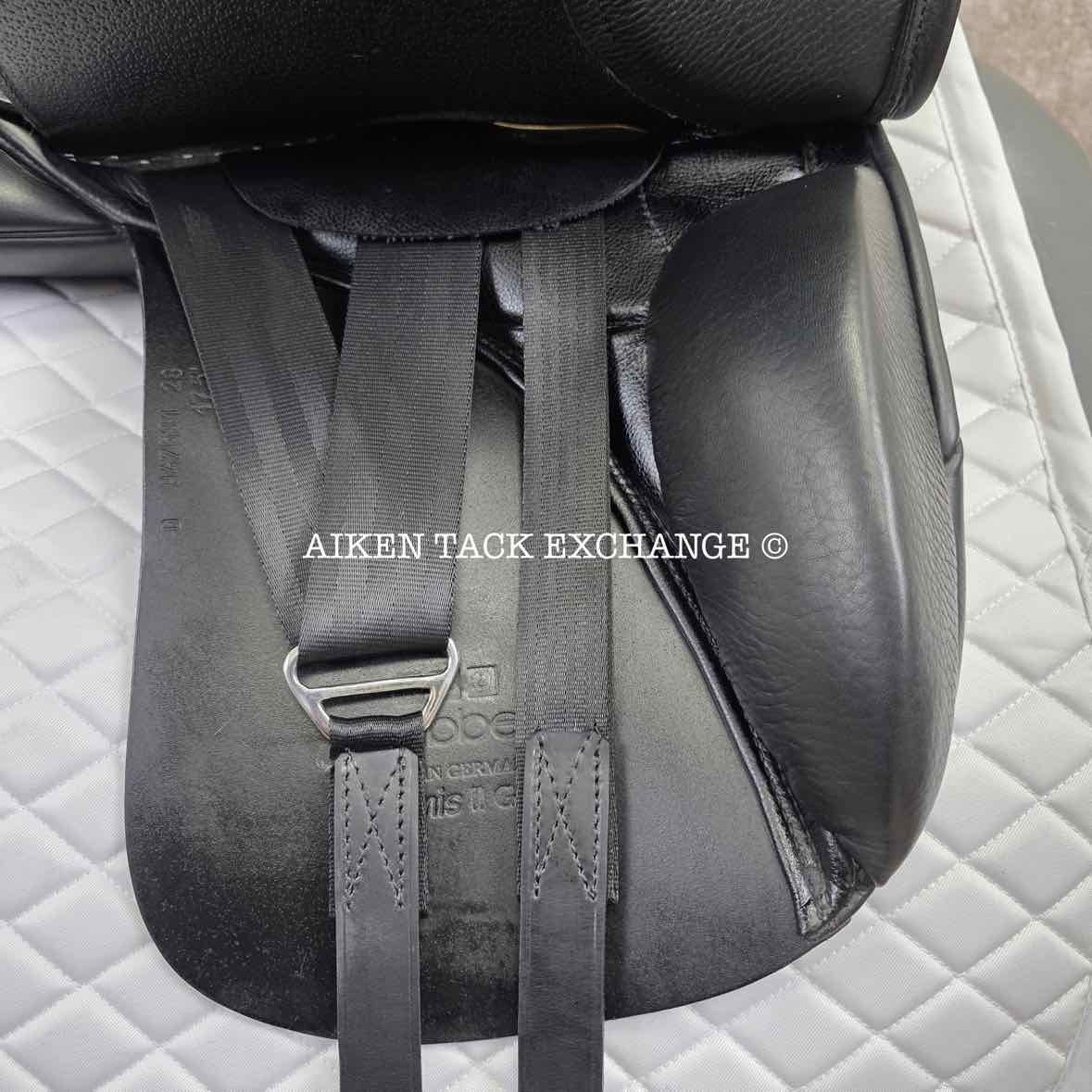 2022 Stubben Aramis II GP Dressage Saddle, 17.5" Seat, 28cm Tree - Medium, Wool Flocked Panels