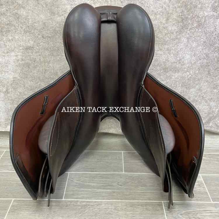 2017 County Solution H/J Close Contact Jump Saddle, 17.5" Seat, Forward Flap, Medium Tree, Wool Flocked Panels