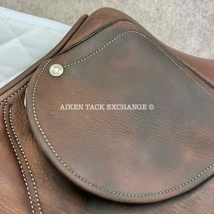 2011 Antares Close Contact Jump Saddle, 16.5" Seat, 1D Flap, Medium Wide Tree, Foam Panels, Buffalo Leather