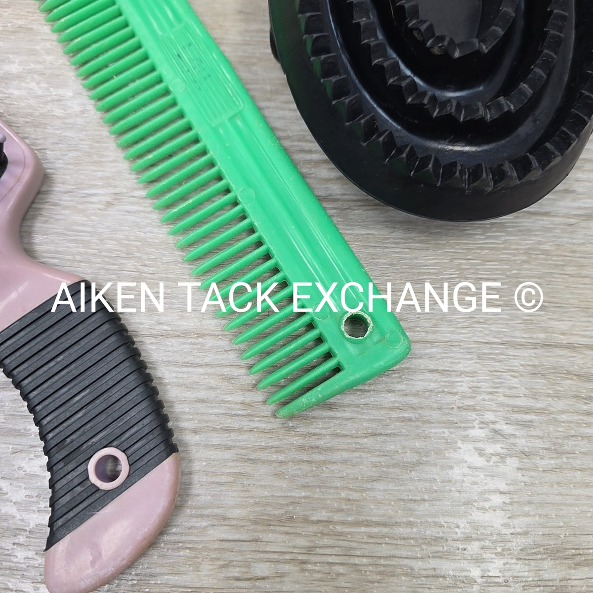 BARGAIN BUNDLE: 2 Combs, 1 Brush, & 1 Curry Comb