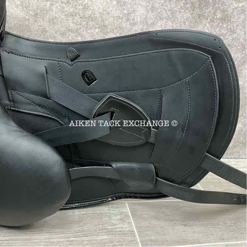 2018 Erreplus Freestyle Monoflap Dressage Saddle, 17" Seat, Adjustable Tree, Wool Flocked Panels