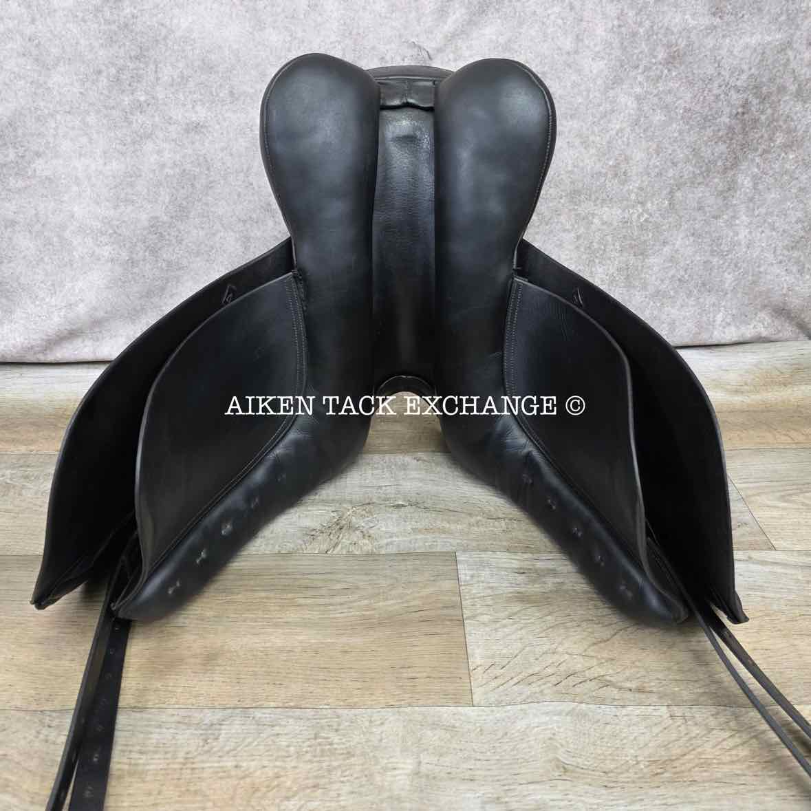 Anky Dressage Saddle, 17.5" Seat, Medium Wide Tree, Wool Flocked Panels