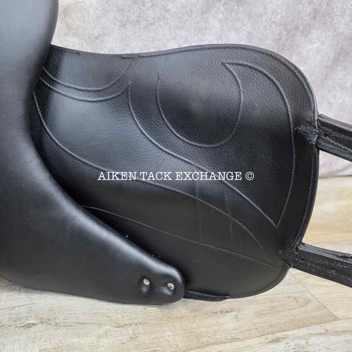 2014 Devoucoux Loreak Monoflap Dressage Saddle, 18.5" Seat, 3 Flap, Medium Wide Tree, D3D Panels, Full Buffalo Leather