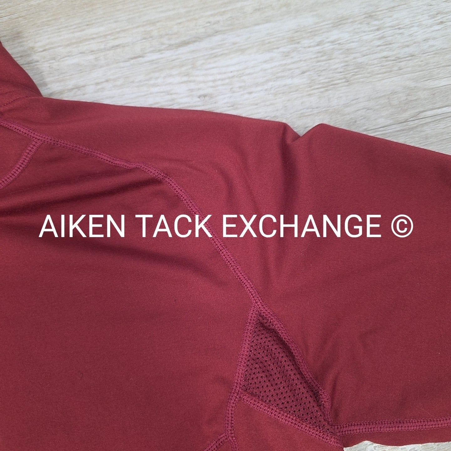Ovation Long Sleeve 1/4 Zip Top, Size Medium