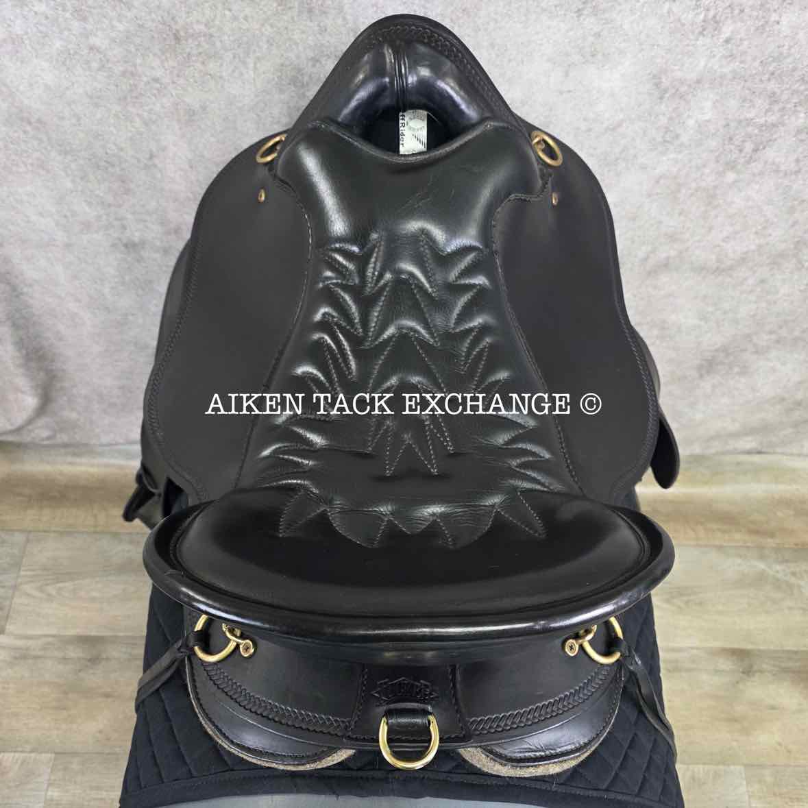 2005 Tucker 146 River Plantation Endurance Saddle, 17.5" Seat, Medium Tree - Semi QH Bars