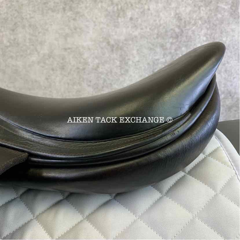 2004 Butet L-Seat (Semi Deep) Close Contact Jump Saddle, 18" Seat, 2.25 Flap, Medium Tree, Foam Panels
