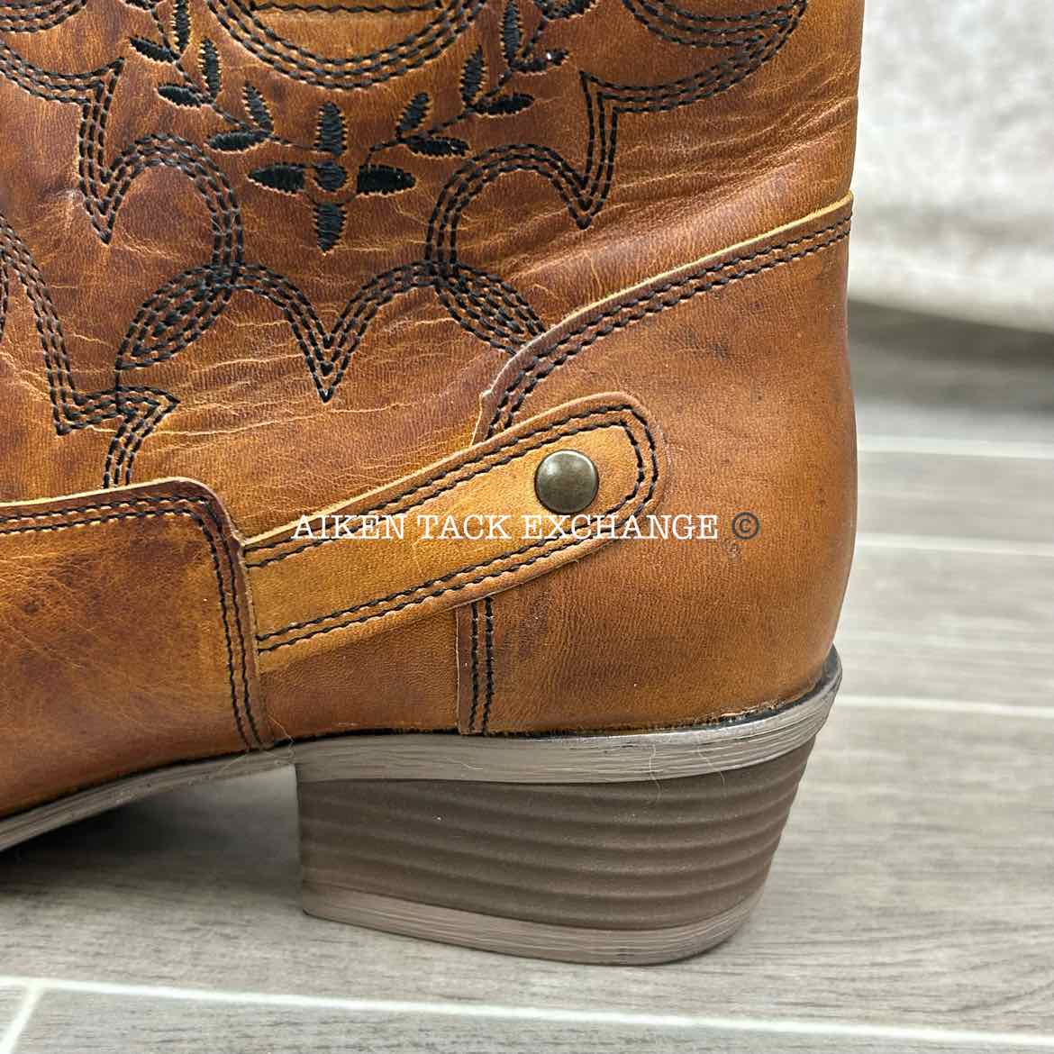 Sterling River Caramel R-Toe Booties w/ Black Stitching, Women's 9.5