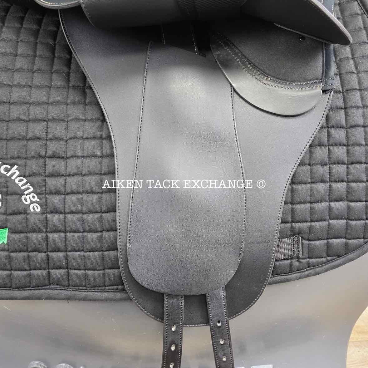 2022 Wintec Pro Stock HART Saddle with Swinging Fender, 17" / 17.5" Seat - Large, Adjustable Tree - Changeable Gullet, CAIR Panels
