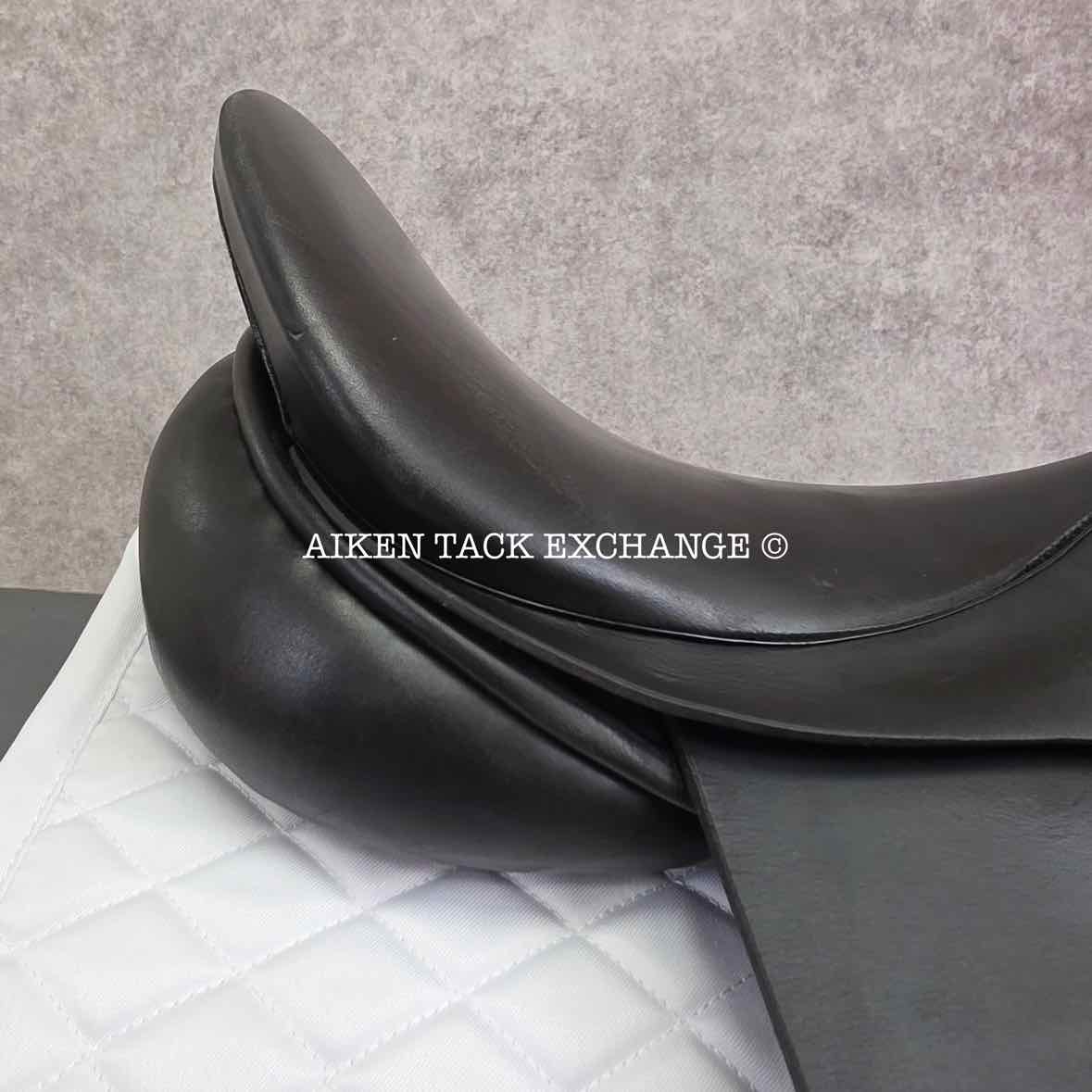 1998 County WB 2000 Dressage Saddle, 18" Seat, Medium Tree, Wool Flocked Panels