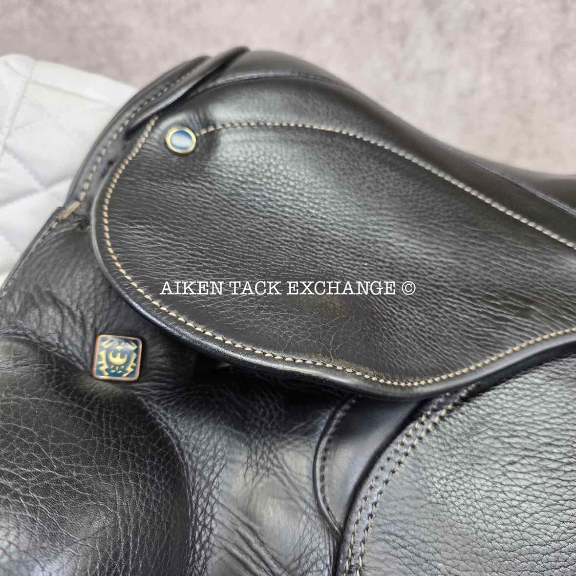 2015 Stubben Genesis Deluxe CL NT Dressage Saddle, 17.5" Seat with Biomex, 28cm Tree - Medium Narrow, Wool Flocked Panels