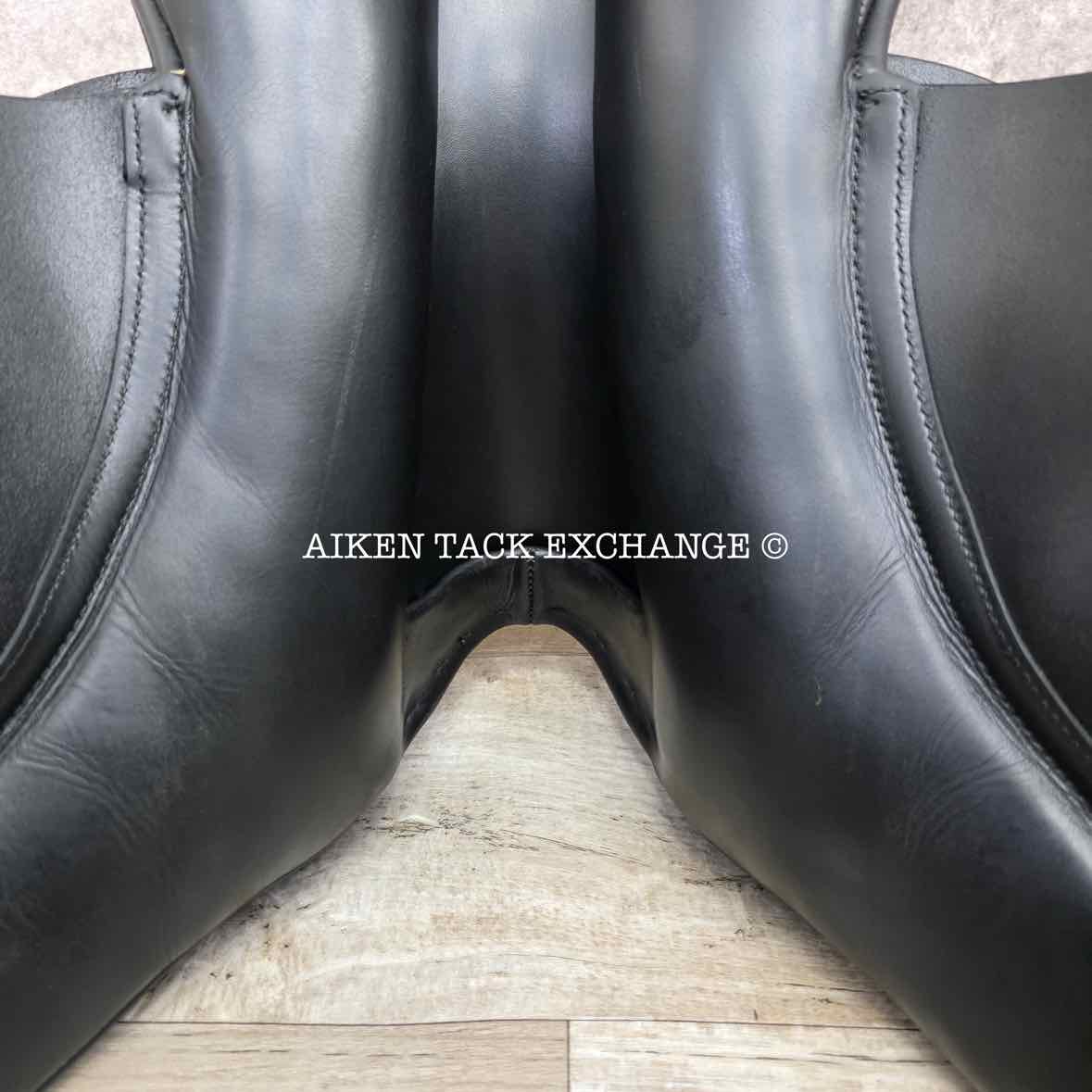 **SOLD** 2001 Albion Kontrol Close Contact Jump Saddle, 17.5" Seat, Medium Narrow Tree, Wool Flocked Panels