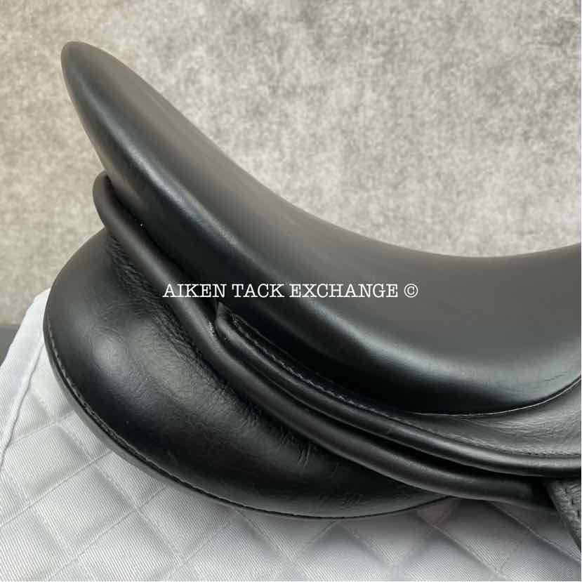 **SOLD** 2005 Stubben Maestoso Deluxe Dressage Saddle, 18" Seat, 32cm Tree - W/XW, Wool Flocked Panels