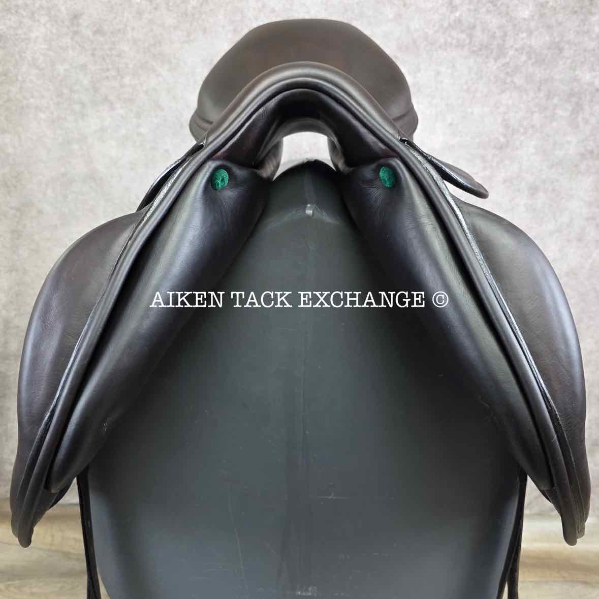 **SOLD** 2023 Amerigo Vega Salto Monoflap Jump Saddle, 17" Seat, Medium Tree, Wool Flocked Panels