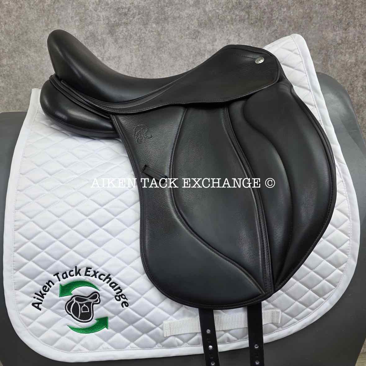2015 MacRider Lexington Dressage Saddle, 17.5" Seat, Medium Tree, Wool Flocked Panels