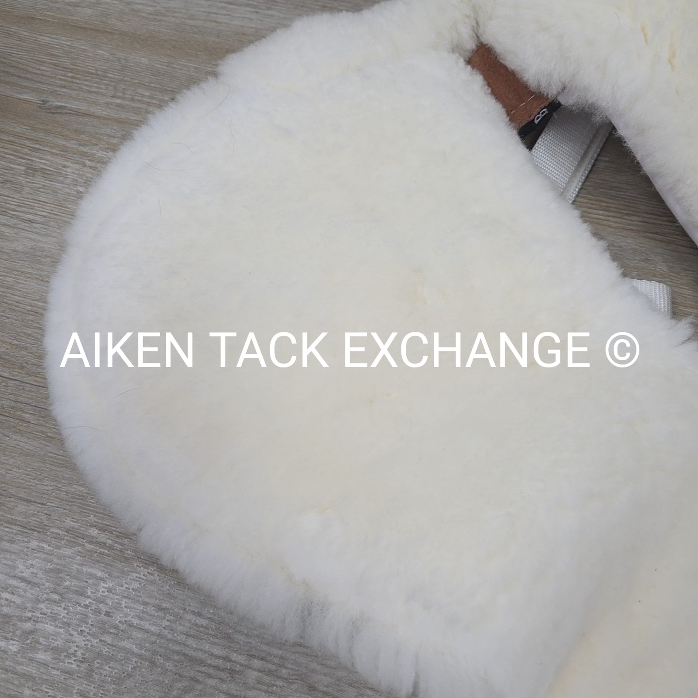 Ovation Europa Sheepskin Whither Relief Lift Back Half Pad, Size Medium (Does No