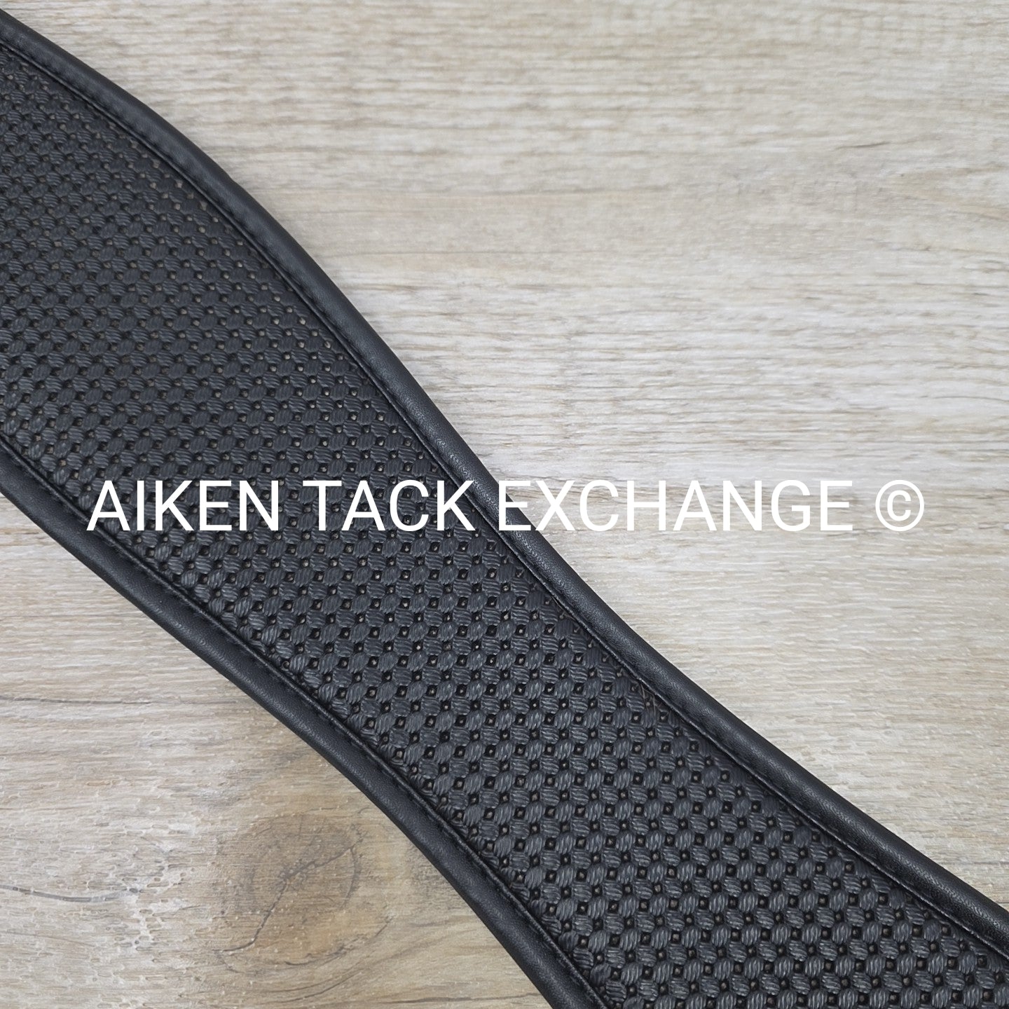 Wintec Chafeless Synthetic Girth, Black, 46"