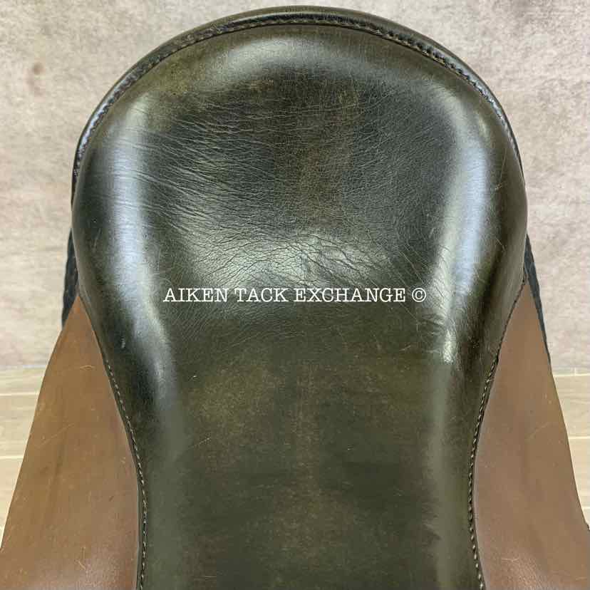 **SOLD** Unknown Brand Endurance Saddle, 17.5" Seat, Auto-Adjusting Tree with Flex Panels