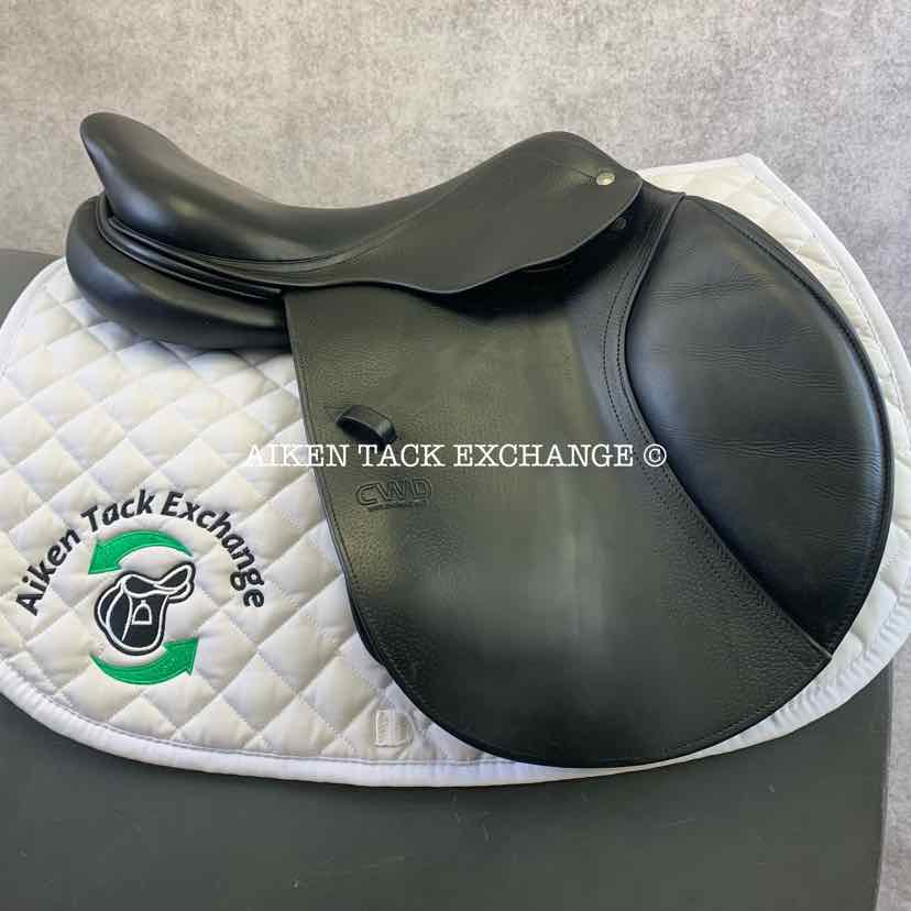 2014 CWD SE02 Close Contact Jump Saddle, 17" Seat, 2L Flap, Medium Wide Tree, Foam Panels