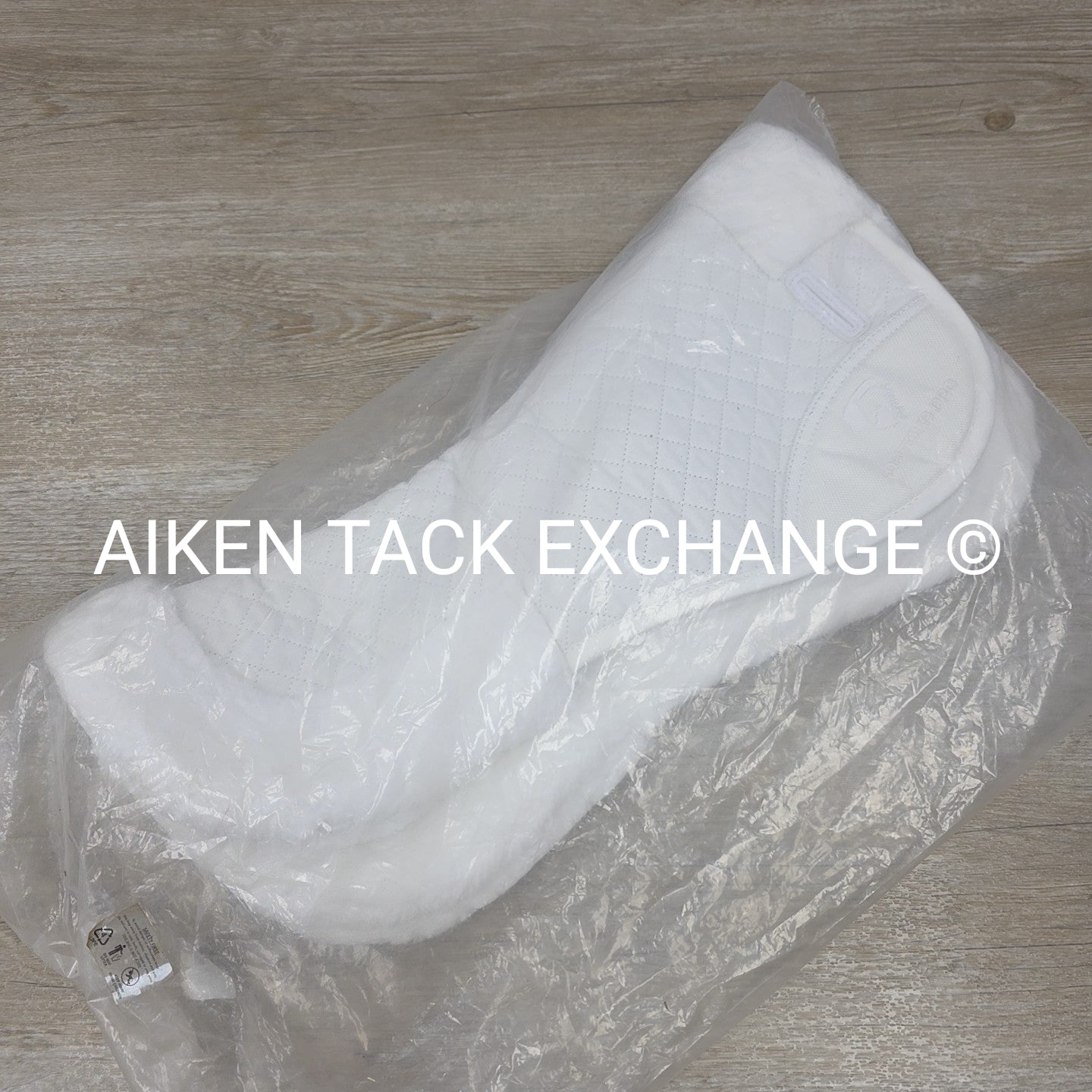 Shires Arma Deluxe Half Pad, Size 15" - 16.5"