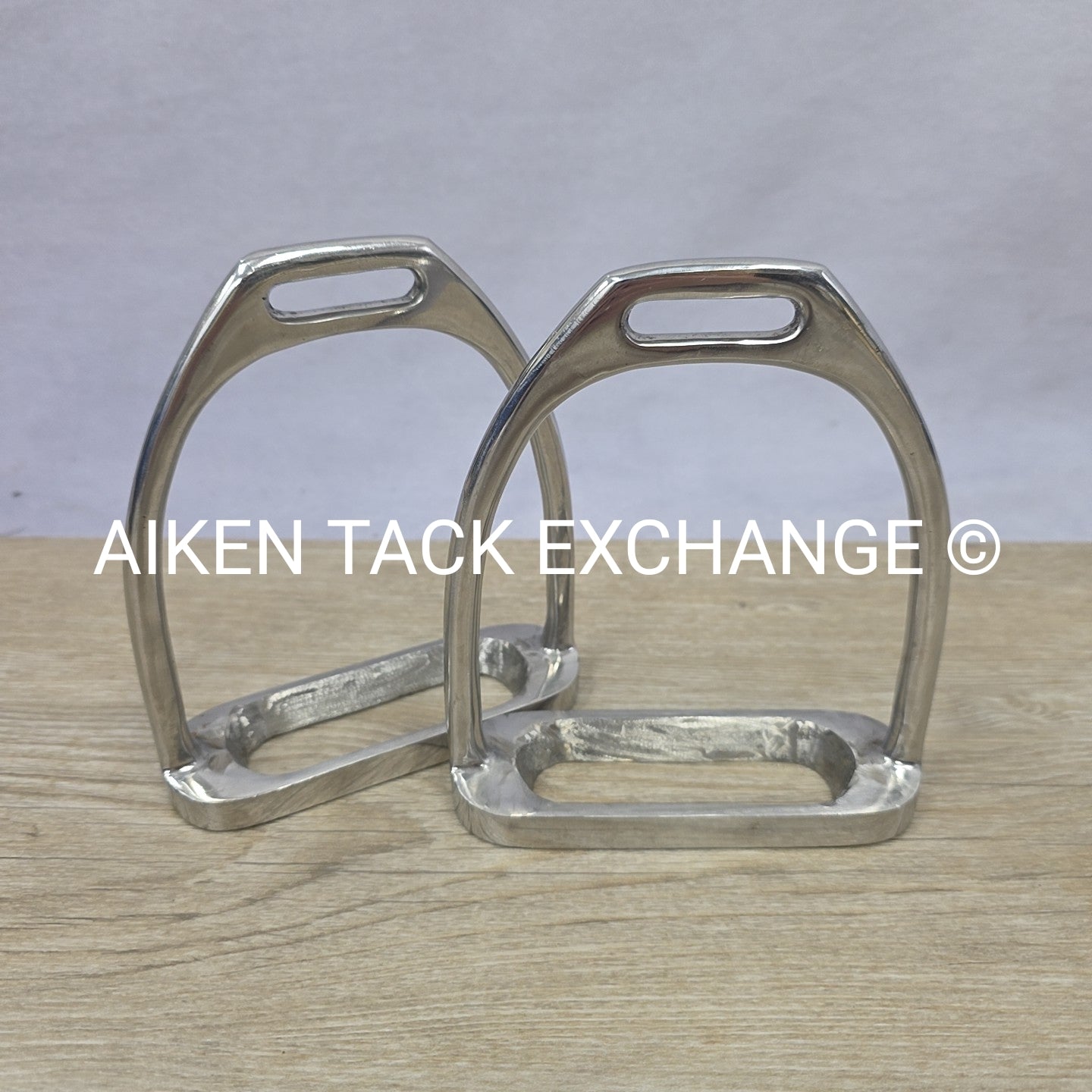 Fillis Stirrup Irons, Size 4.5" (No Pads)
