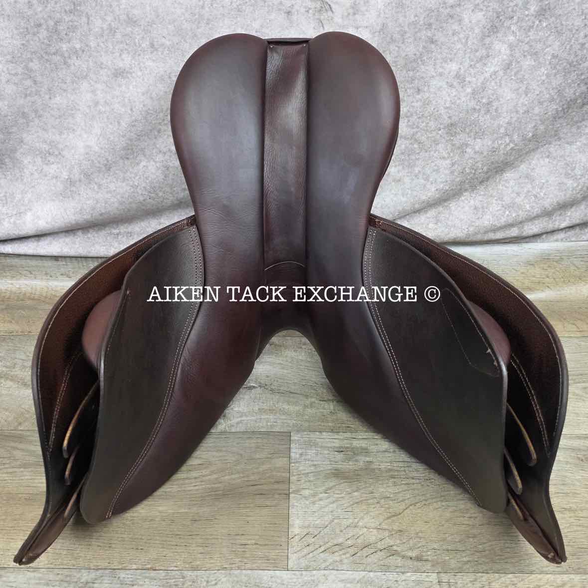 **SOLD** 2016 Ovation San Telmo Close Contact Jump Saddle, 17.5" Seat, Adjustable Tree - XCH Changeable Gullet, Foam Panels