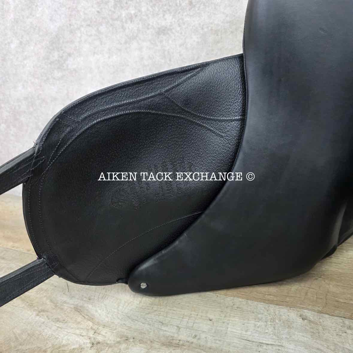 2018 Devoucoux Makila Lab Monoflap Dressage Saddle, 17.5" Seat - 2AA Flap, MW Tree, D3D Panels, Full Buffalo Leather