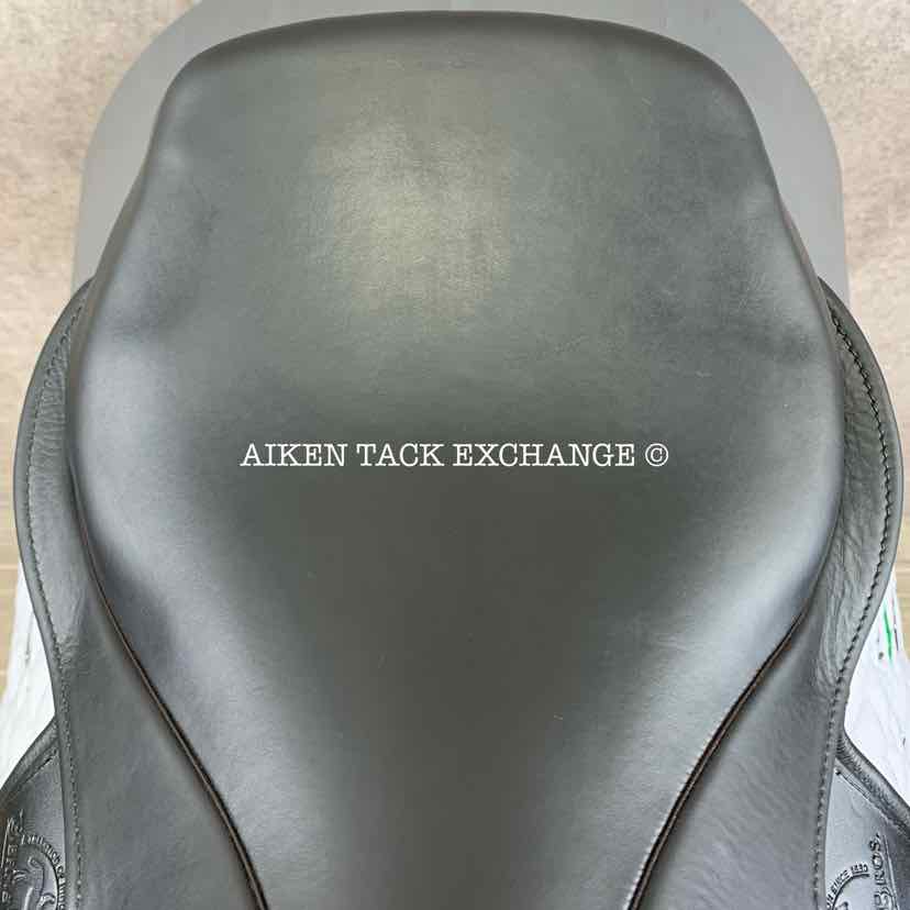 **SOLD** 2020 Berney Brothers Grand Olympic Monoflap Jump Saddle, 17" Seat, Medium Tree, Wool Flocked Panels