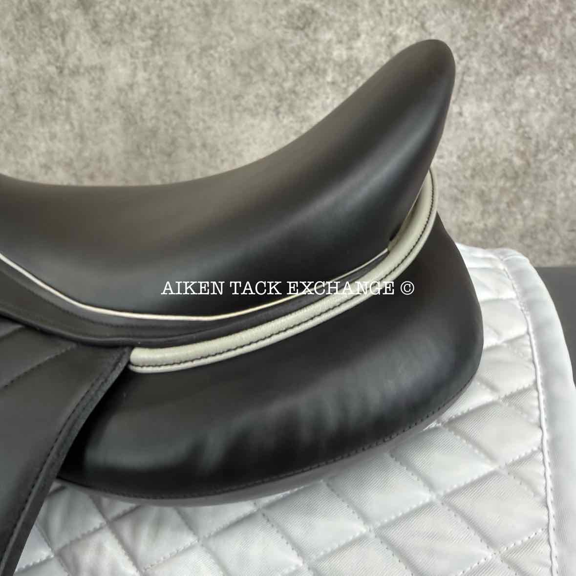 2015 Devoucoux Makila O Monoflap Dressage Saddle, 18" Seat, 1 Flap, Medium Wide Tree, D3D Panels, Full Buffalo Leather