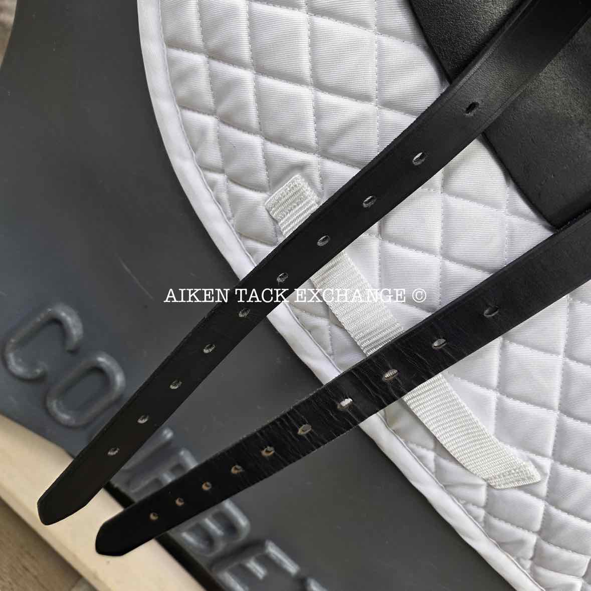 **SOLD** 2019 Stubben 1894 Dressage Saddle, 18" Seat, 30cm Tree - M/MW, Wool Flocked Panels