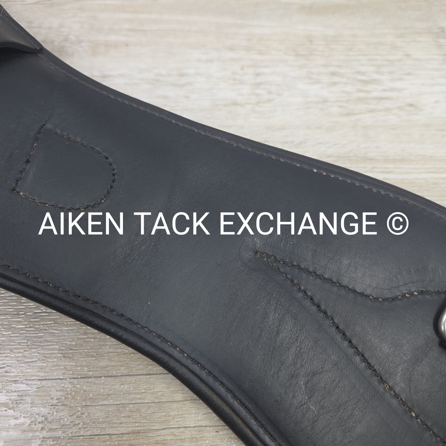 County Logic Shoulder Relief Dressage Girth, Black, 26"