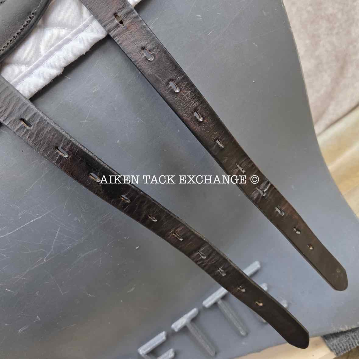 **SOLD** 2017 Equipe Synergy Monoflap Jump Saddle, 17.5" Seat, Medium Wide Tree, Foam Panels