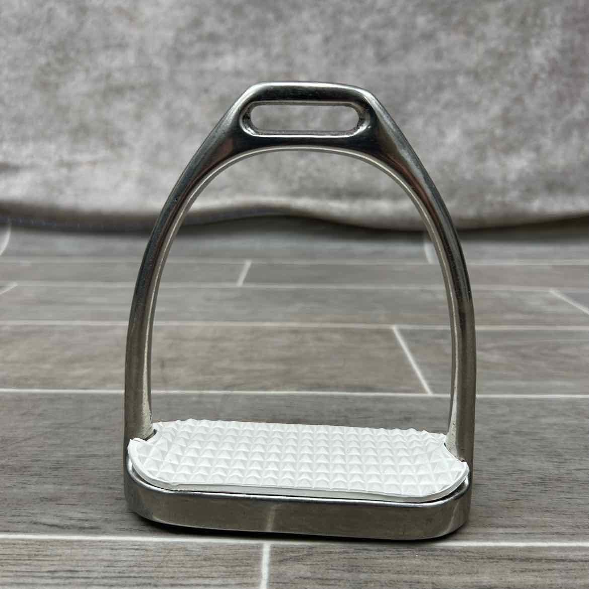 Fillis Stirrup Irons 4.25"
