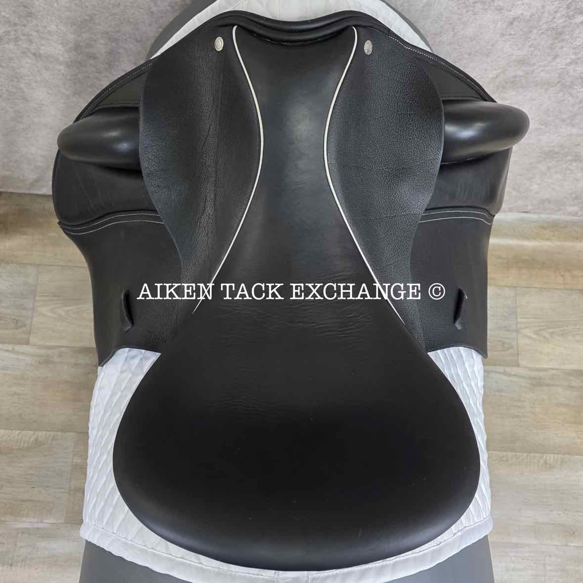 **SOLD** 2020 Custom Saddlery Wolfgang Solo Dressage Saddle, 18" Seat, Adjustable Tree - Set to Wide, Wool Flocked Panels